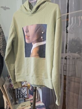 Girl With A Pearl Earring Johannes Vermeer Print Guillotine Graphic Hoodie